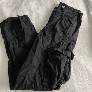 H&M canvas cargo pants!! Size US 6